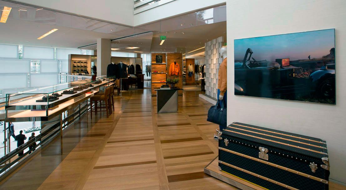 Louis Vuitton's Flagship Store At The Corner Of Rodeo Drive And Dayton Way  In Beverly Hills Designed By Peter Marino. Stock Photo, Picture and Royalty  Free Image. Image 111373449.